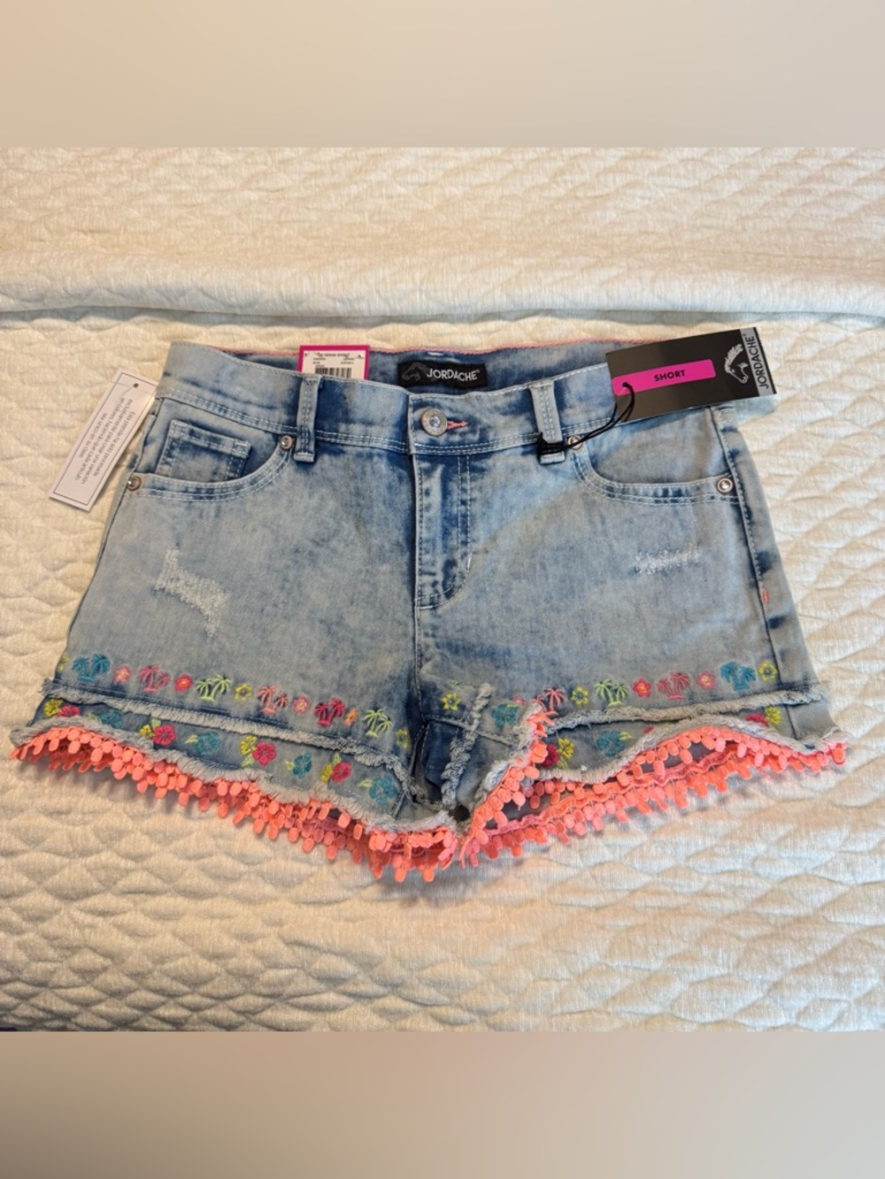 NEW Jordache Acid Wash Denim Jean Shorts Girls Size 12 Embroidered Palm
Trees